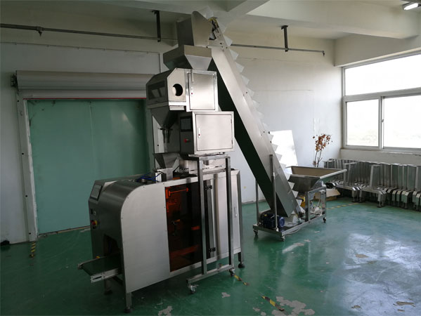 全自動(dòng)包裝機(jī)展示